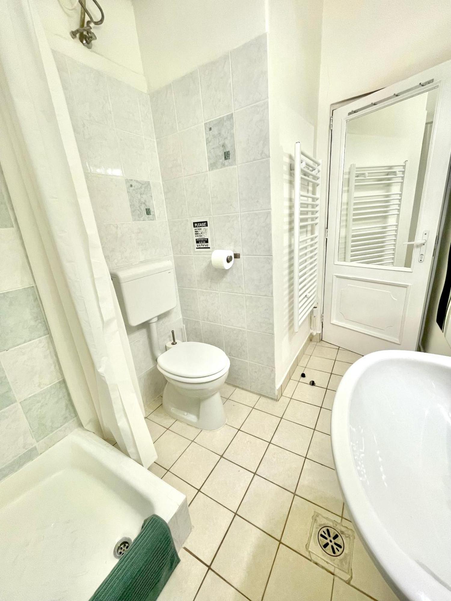Small Cosy Near The Famous Westend Center * Будапешт