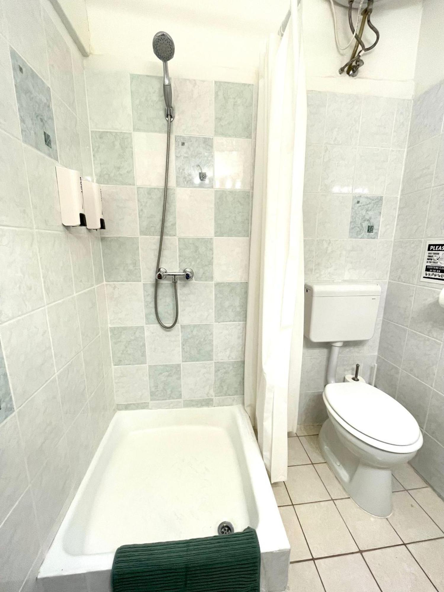 Small Cosy Near The Famous Westend Center * Будапешт