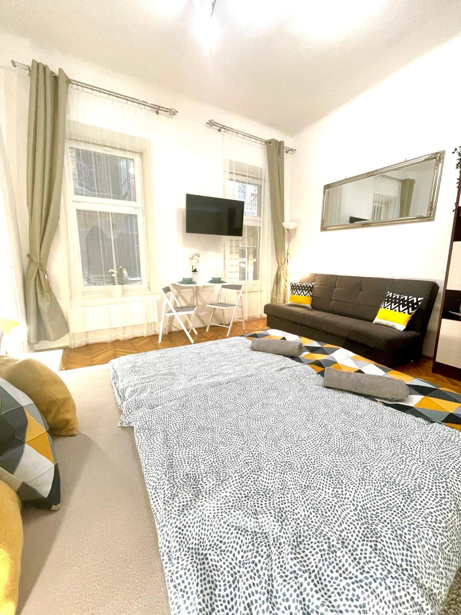 Small Cosy Near The Famous Westend Center * Будапешт