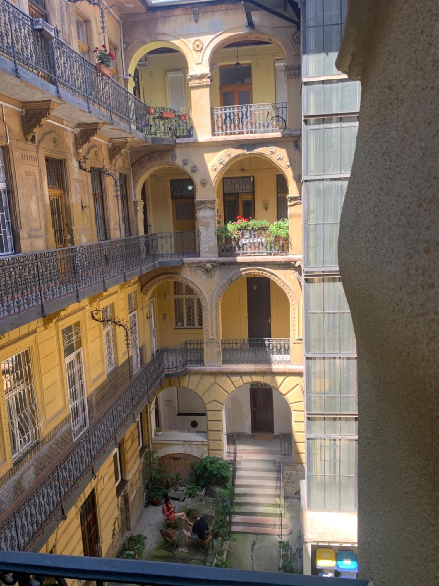 Small Cosy Near The Famous Westend Center * Будапешт