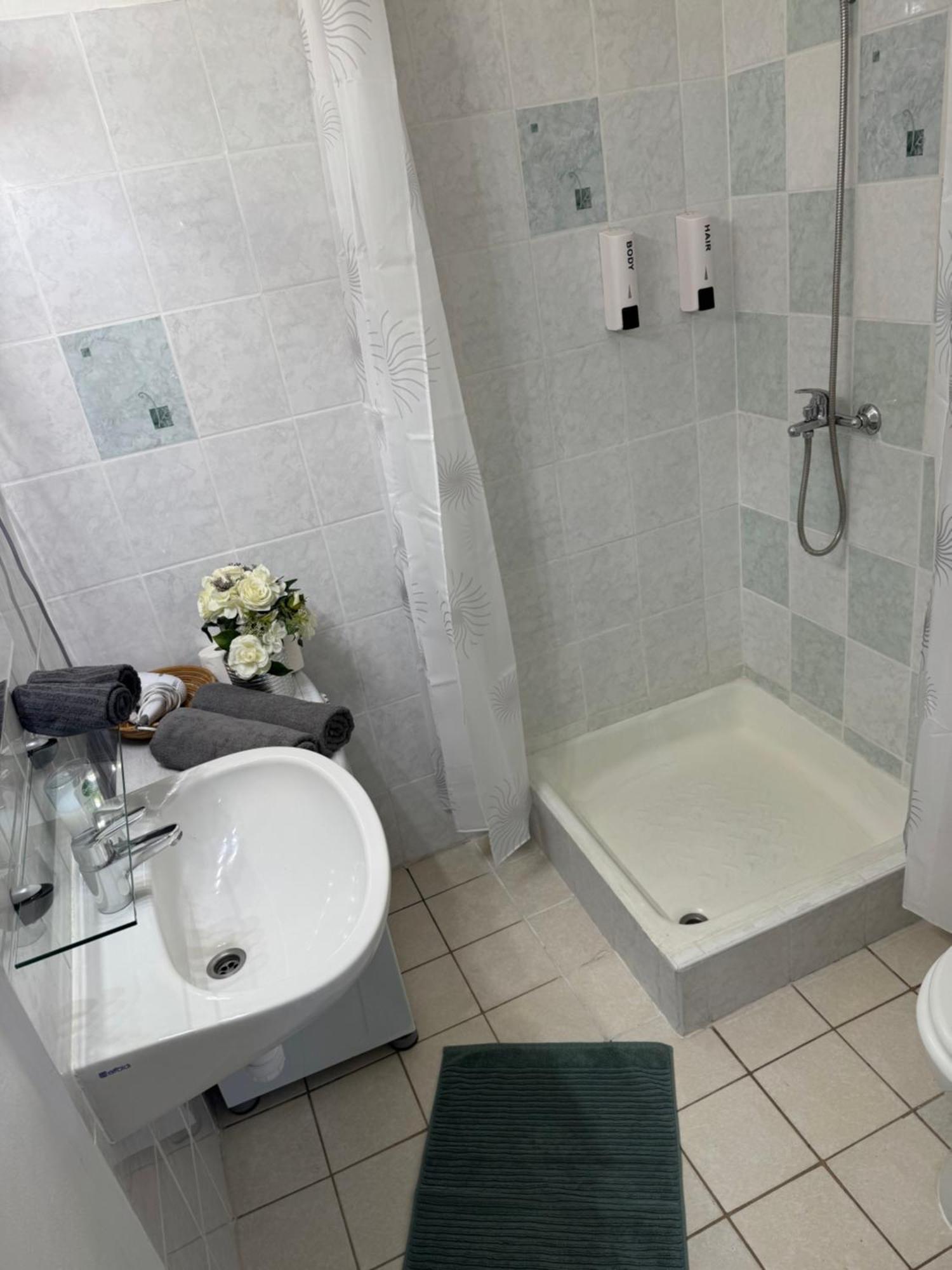 Small Cosy Near The Famous Westend Center * Будапешт