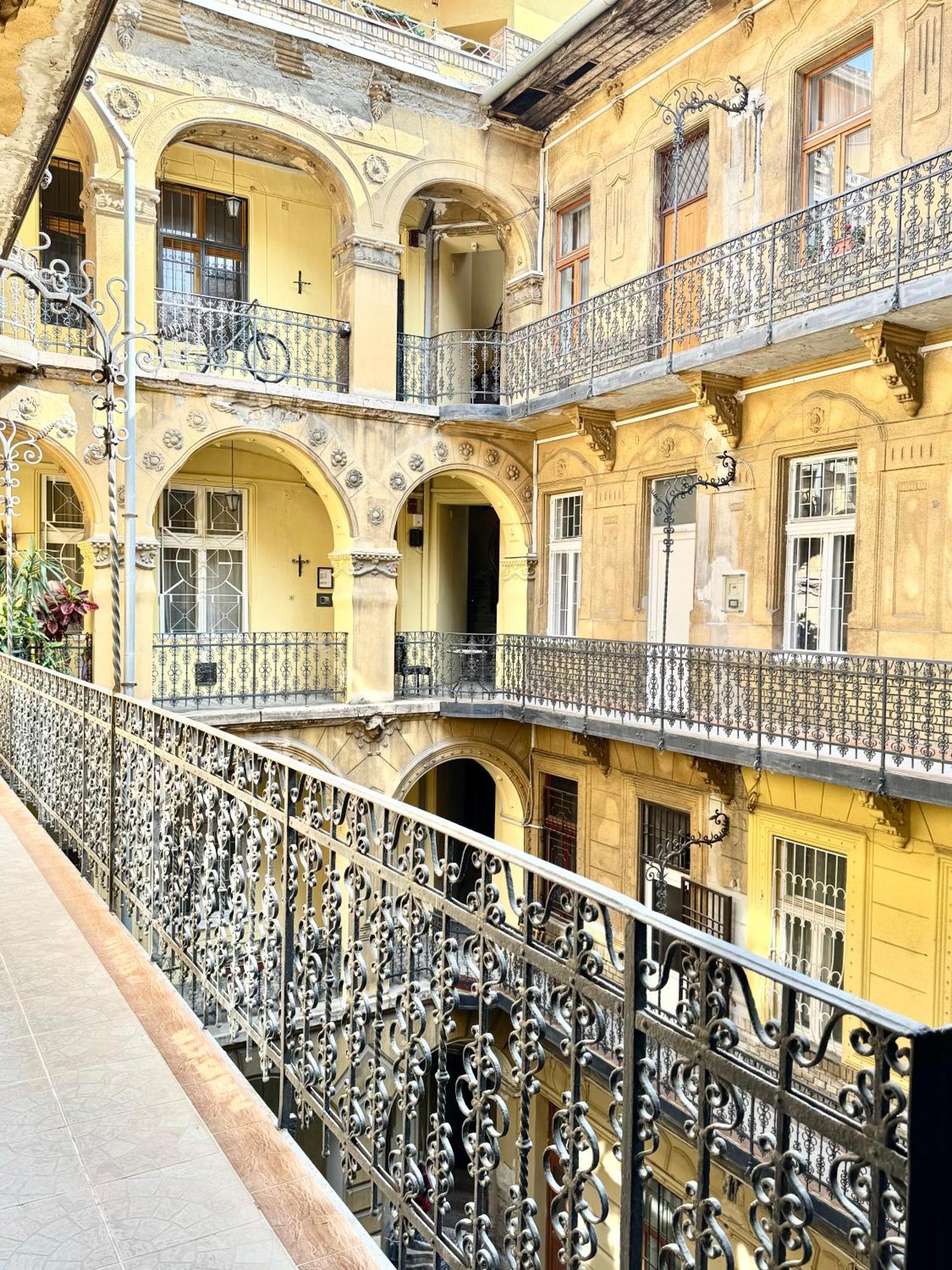 Small Cosy Near The Famous Westend Center Будапешт