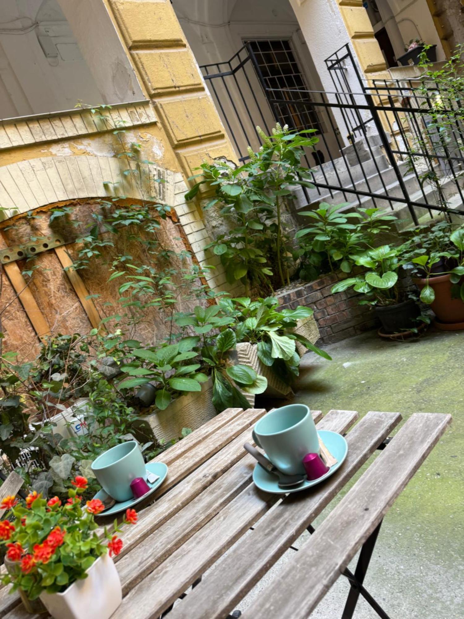 Small Cosy Near The Famous Westend Center Апартаменти