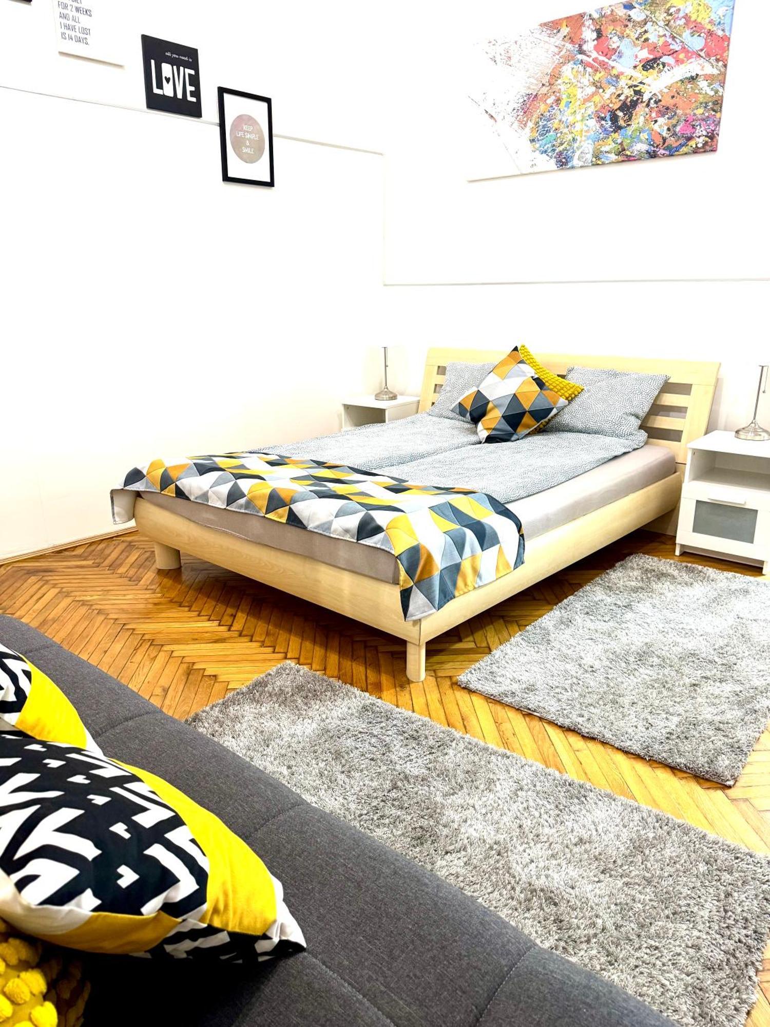Small Cosy Near The Famous Westend Center Apartment Budapest